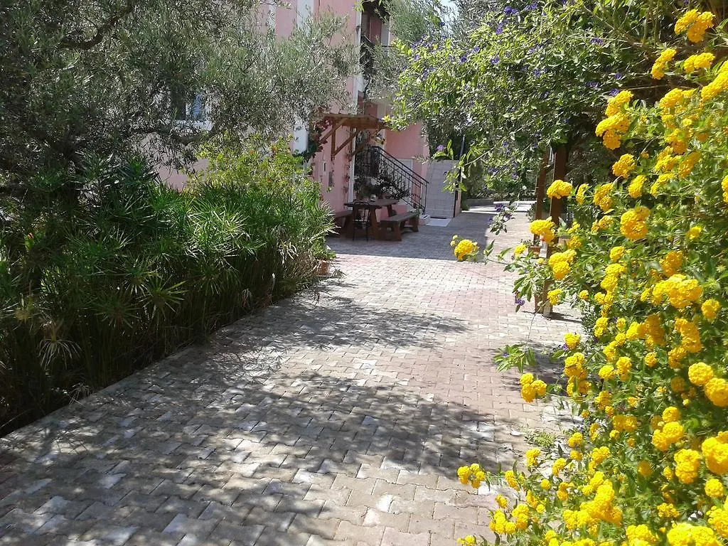 Elpida Studio Trapezaki  Trapezaki (Kefalonia)